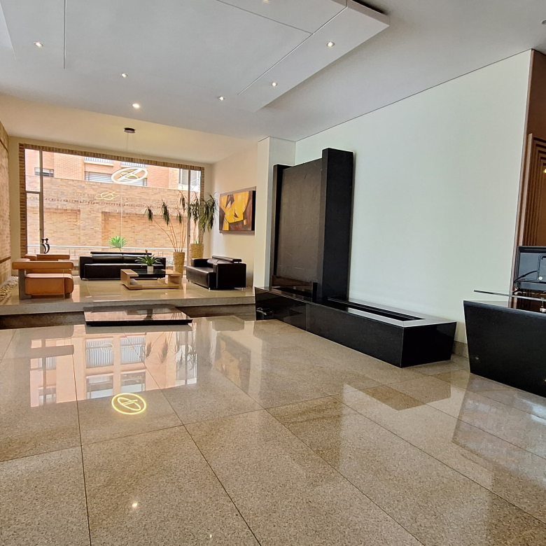 VENTA APARTAMENTO MULTICENTRO 268 M2