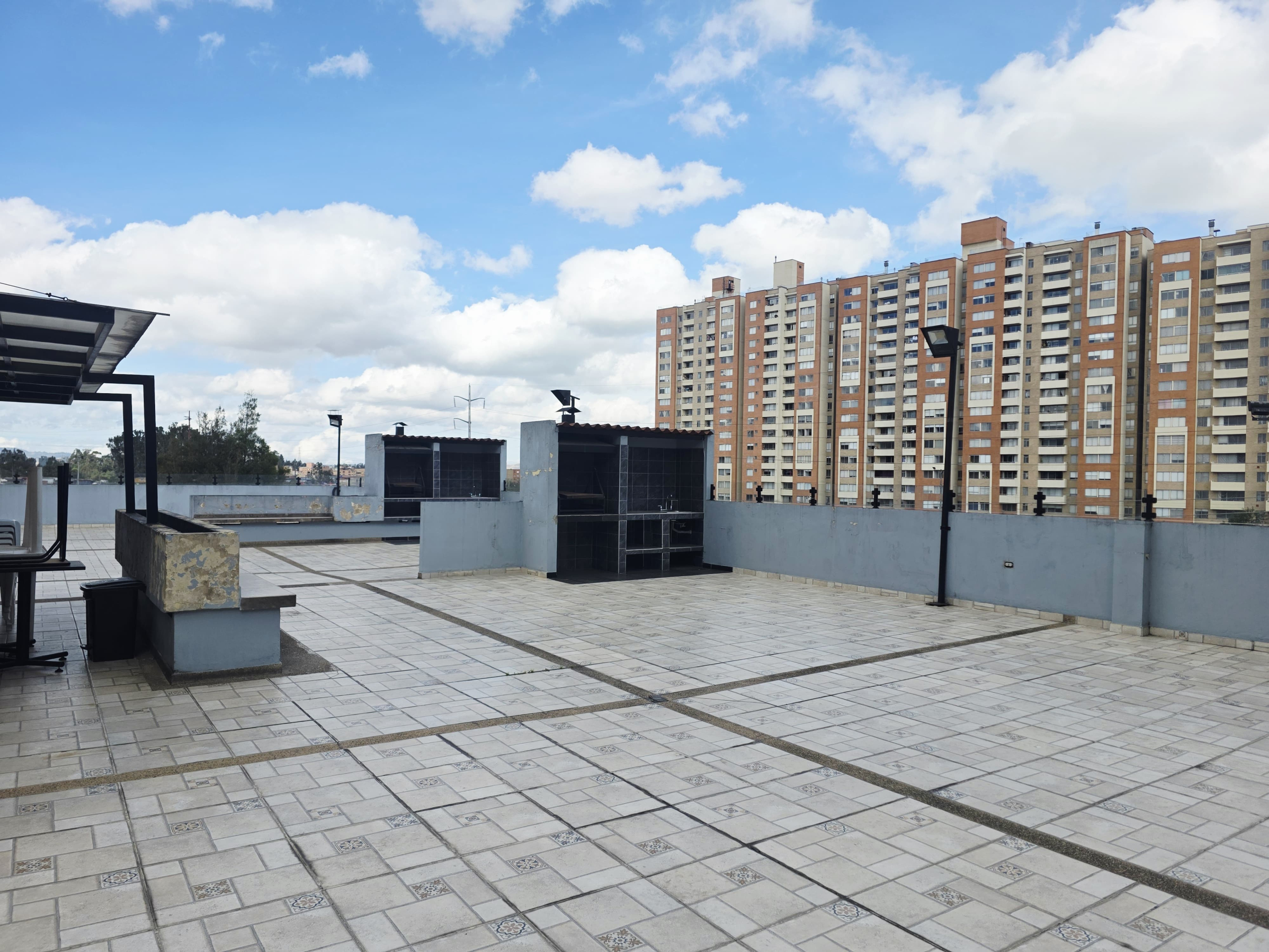 1000557585 Apartamento en Arriendo Hayuelos Bogotá | 70 m² | CLE