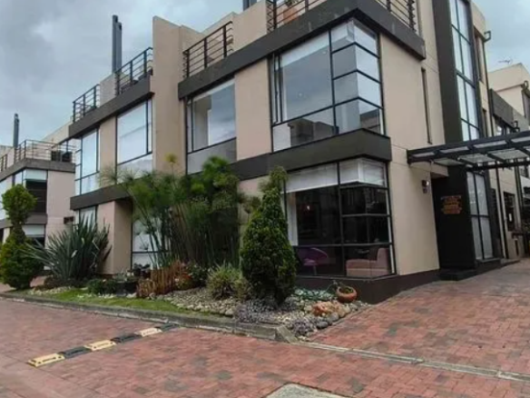 Casa en venta en bogotá, d.c., chía 3 hab  5 baños  190 m2