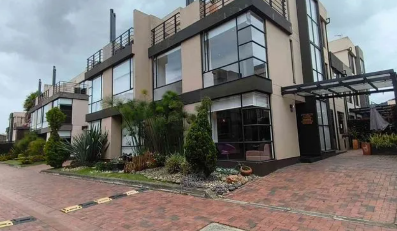 Casa en venta en bogotá, d.c., chía 3 hab  5 baños  190 m2