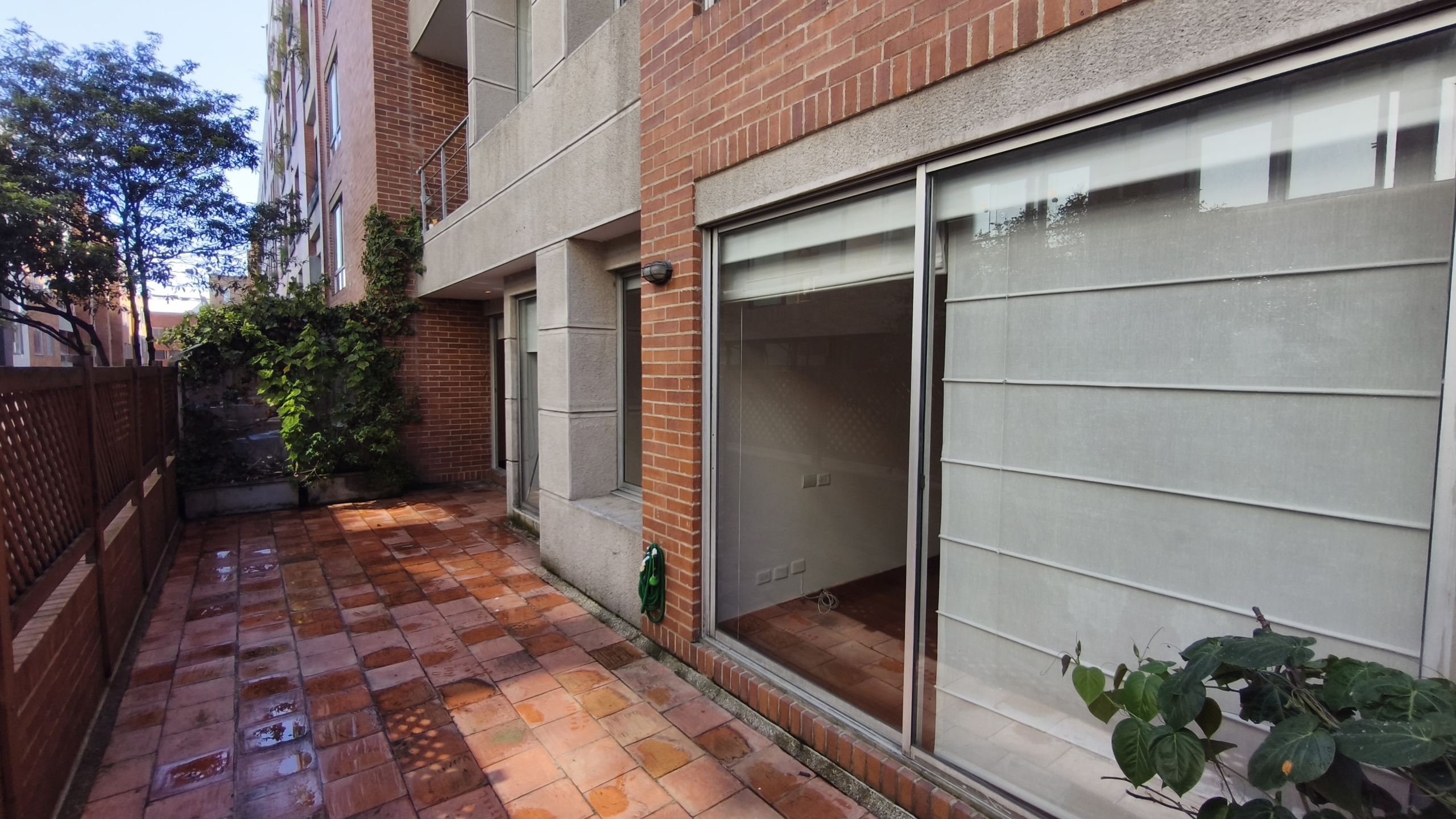 1792421035925 ARRIENDO | Espectacular Apartamento en El Chicó con Terraza y Chimenea Chico