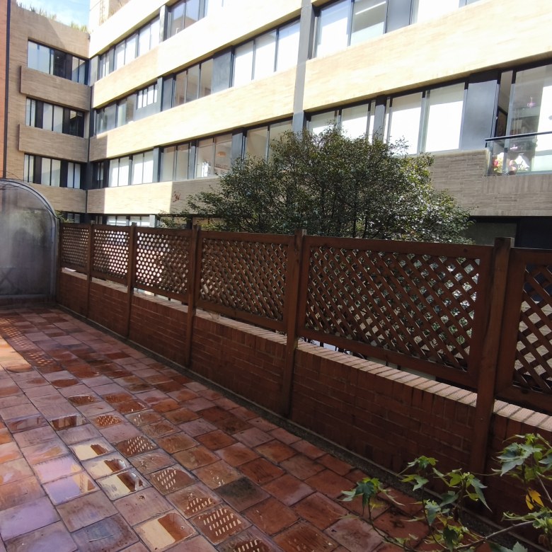 ARRIENDO | Espectacular Apartamento en El Chicó con Terraza y Chimenea Chico