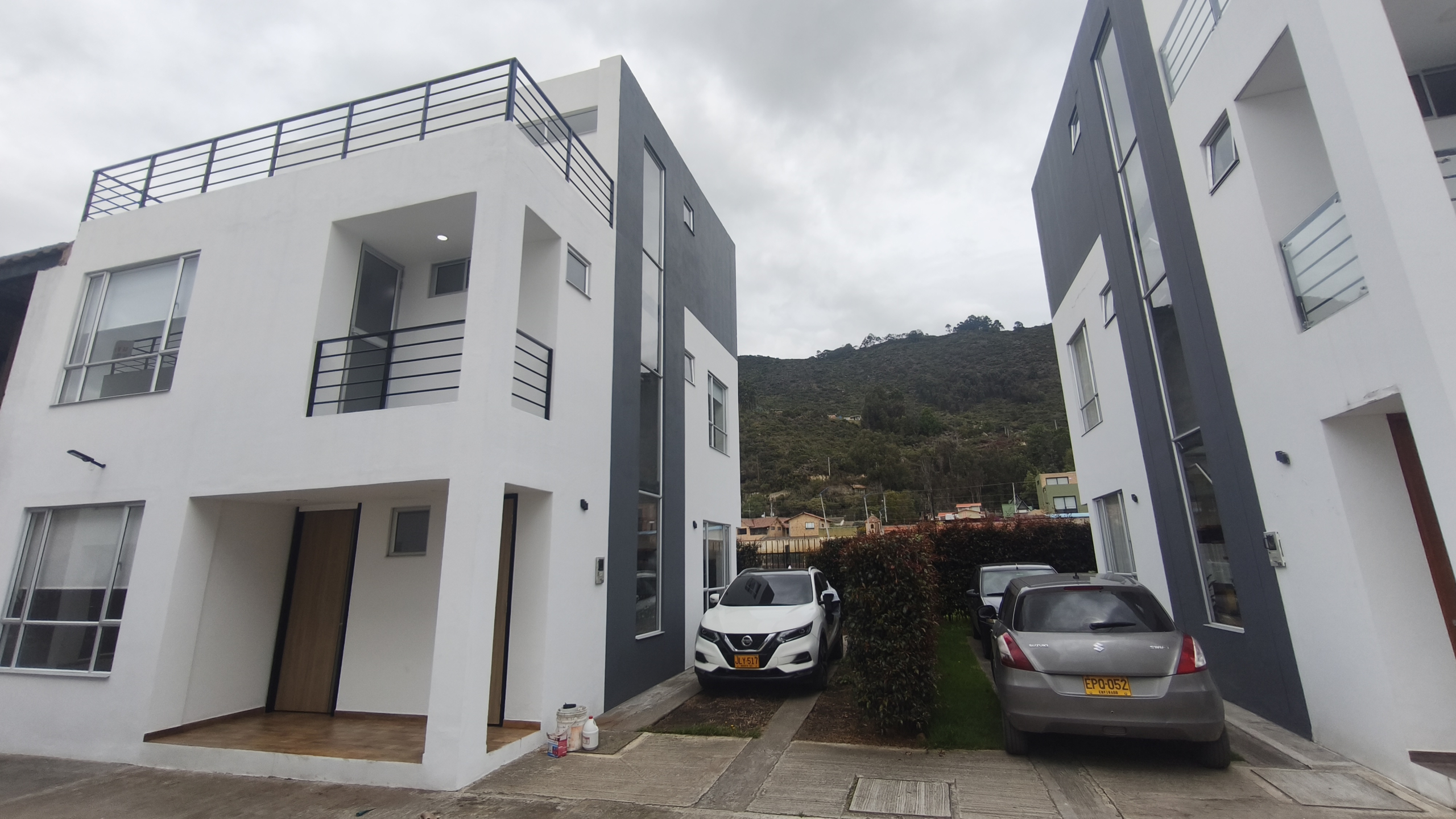 Casa en Venta en Cota La Moya | 150m² – 4 Habs + Estudio + Jardín