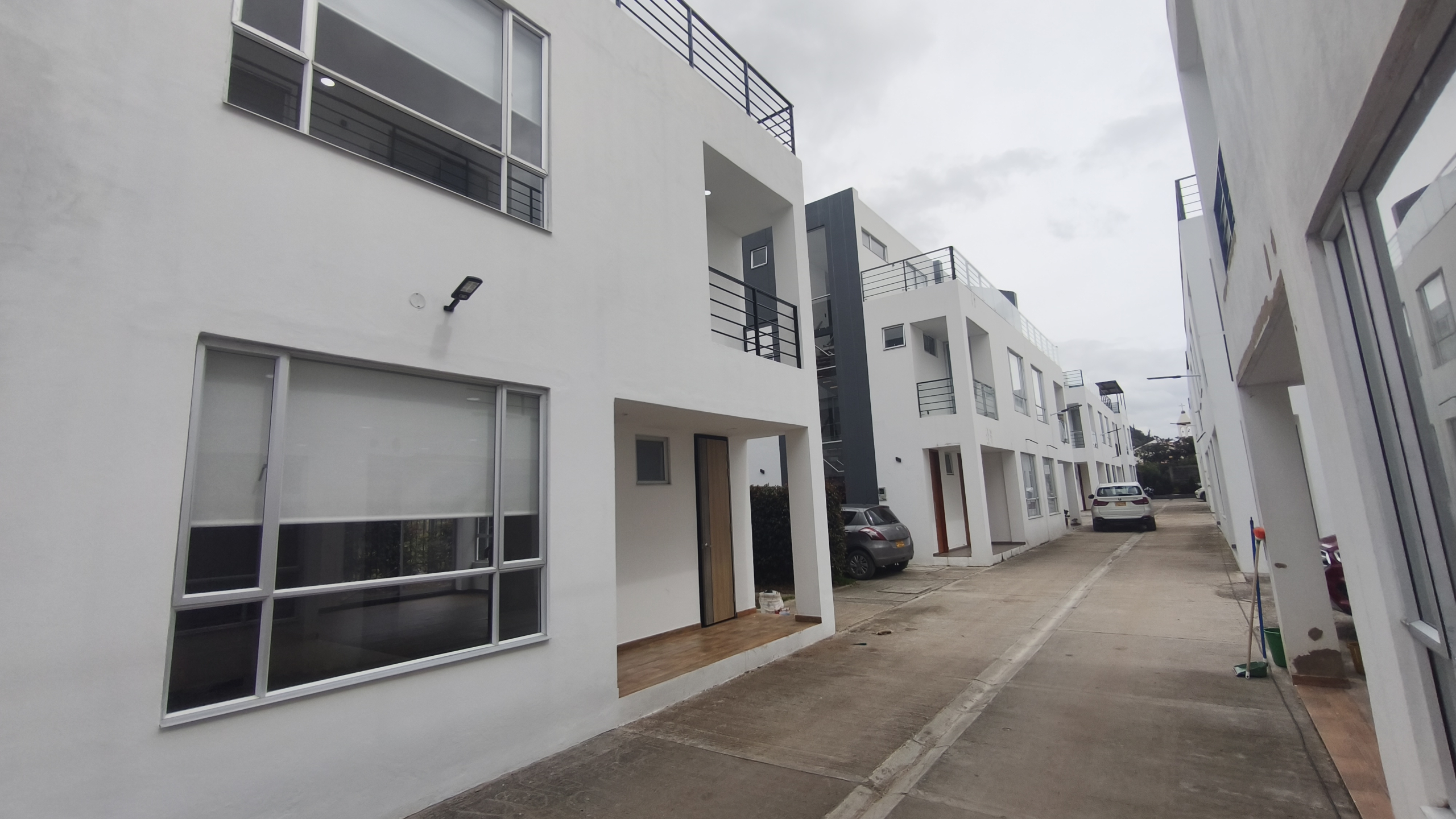 Casa en Venta en Cota La Moya | 150m² – 4 Habs + Estudio + Jardín