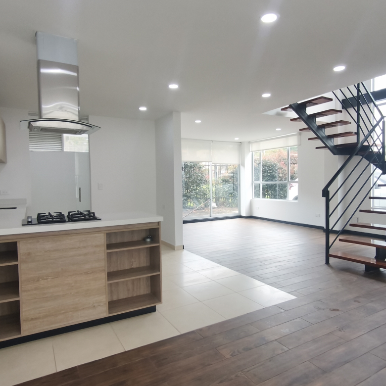 Casa en Venta en Cota La Moya | 150m² – 4 Habs + Estudio + Jardín