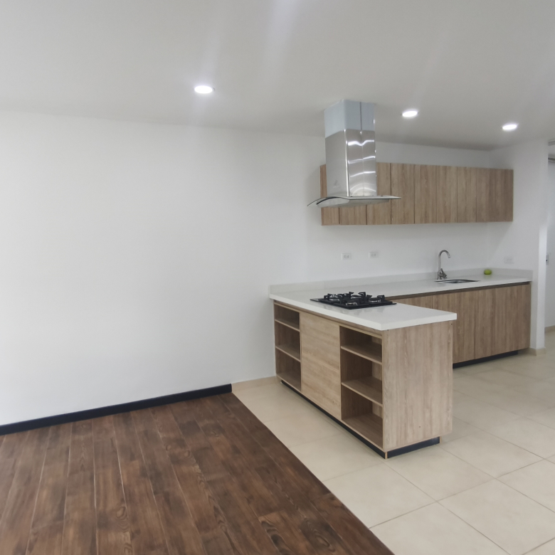 Casa en Venta en Cota La Moya | 150m² – 4 Habs + Estudio + Jardín