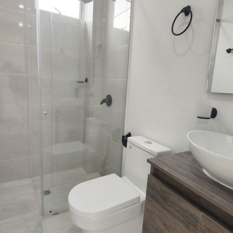 Casa en Venta en Cota La Moya | 150m² – 4 Habs + Estudio + Jardín