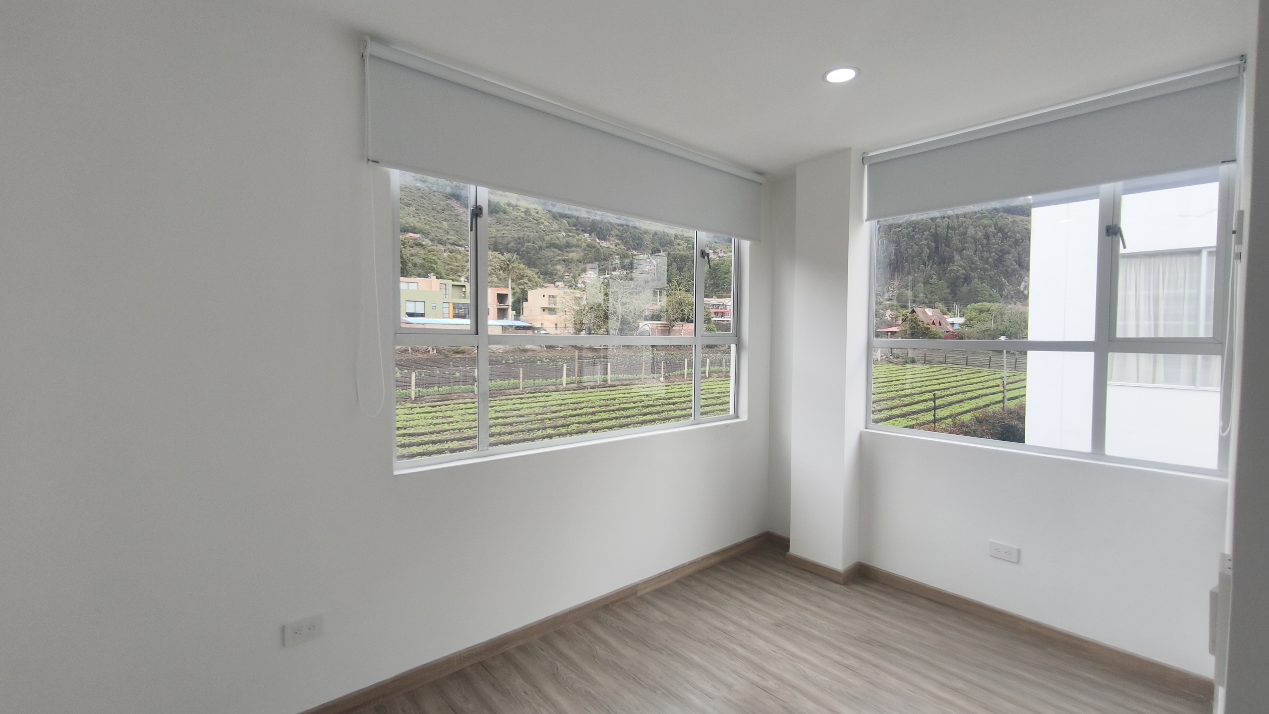 Casa en Venta en Cota La Moya | 150m² – 4 Habs + Estudio + Jardín
