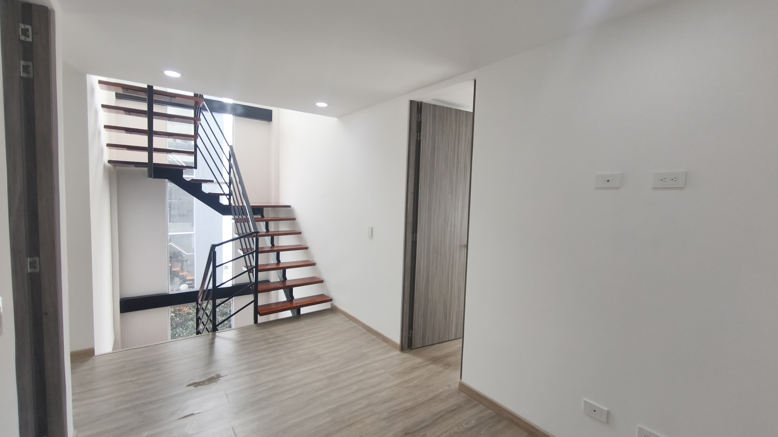 Casa en Venta en Cota La Moya | 150m² – 4 Habs + Estudio + Jardín