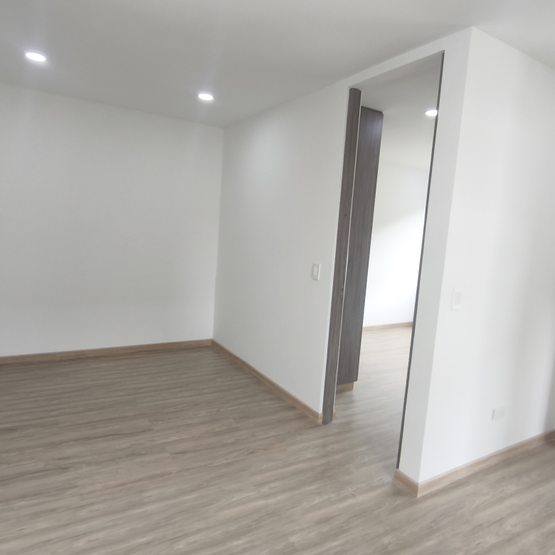Casa en Venta en Cota La Moya | 150m² – 4 Habs + Estudio + Jardín