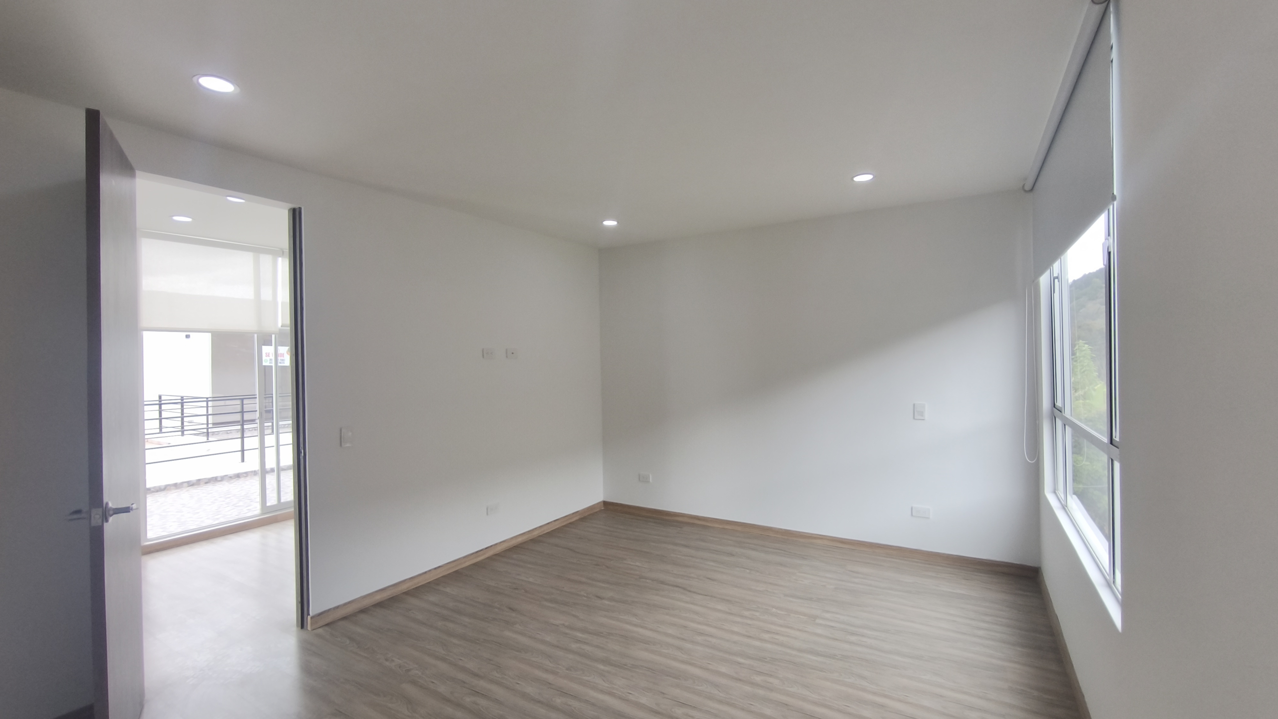 Casa en Venta en Cota La Moya | 150m² – 4 Habs + Estudio + Jardín