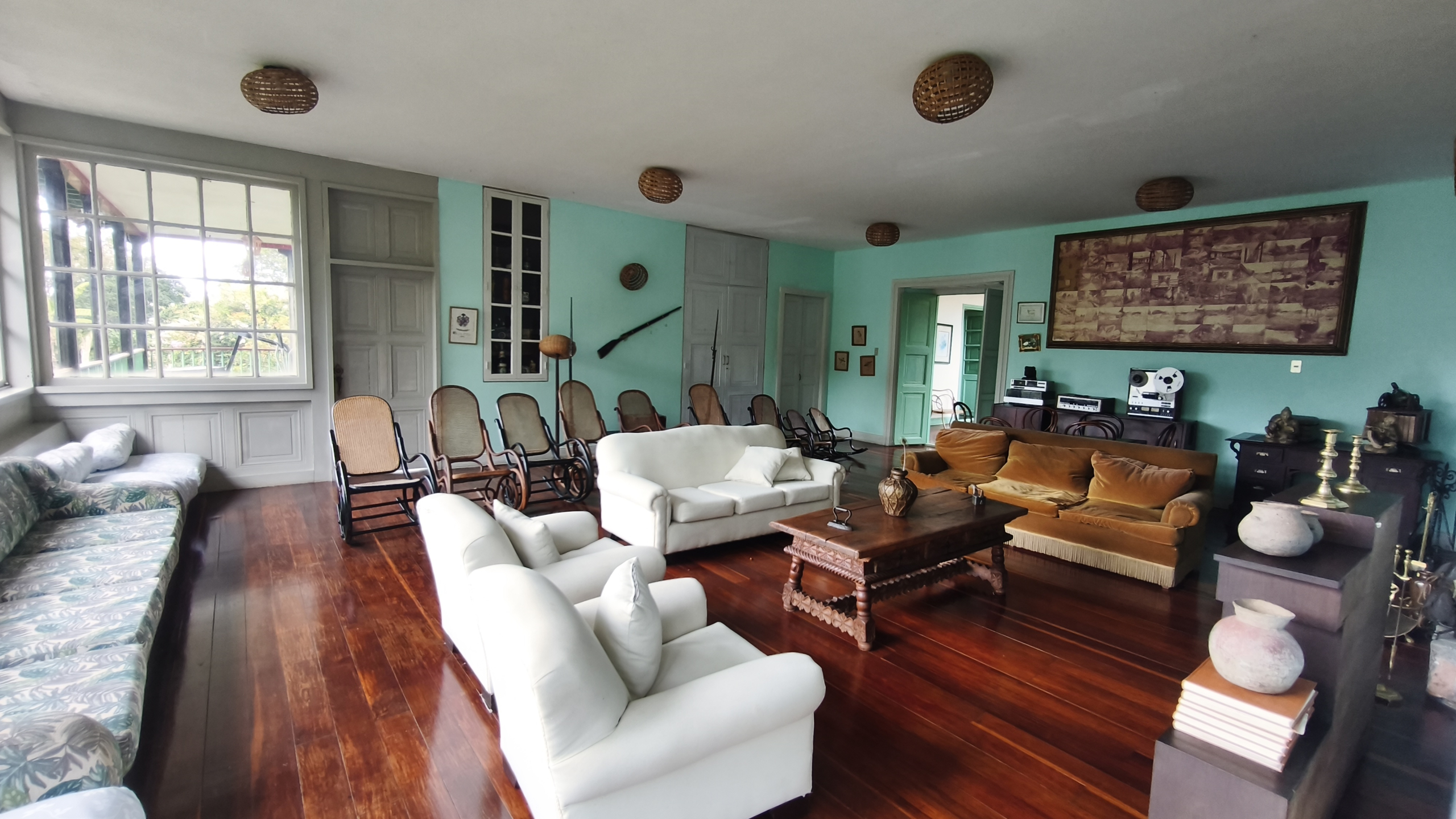 Venta de la emblemática Hacienda Las Mesitas de Santa Inés en Cachipay (160 Ha). Casona colonial, lago y alto potencial ecoturístico e inmobiliario.