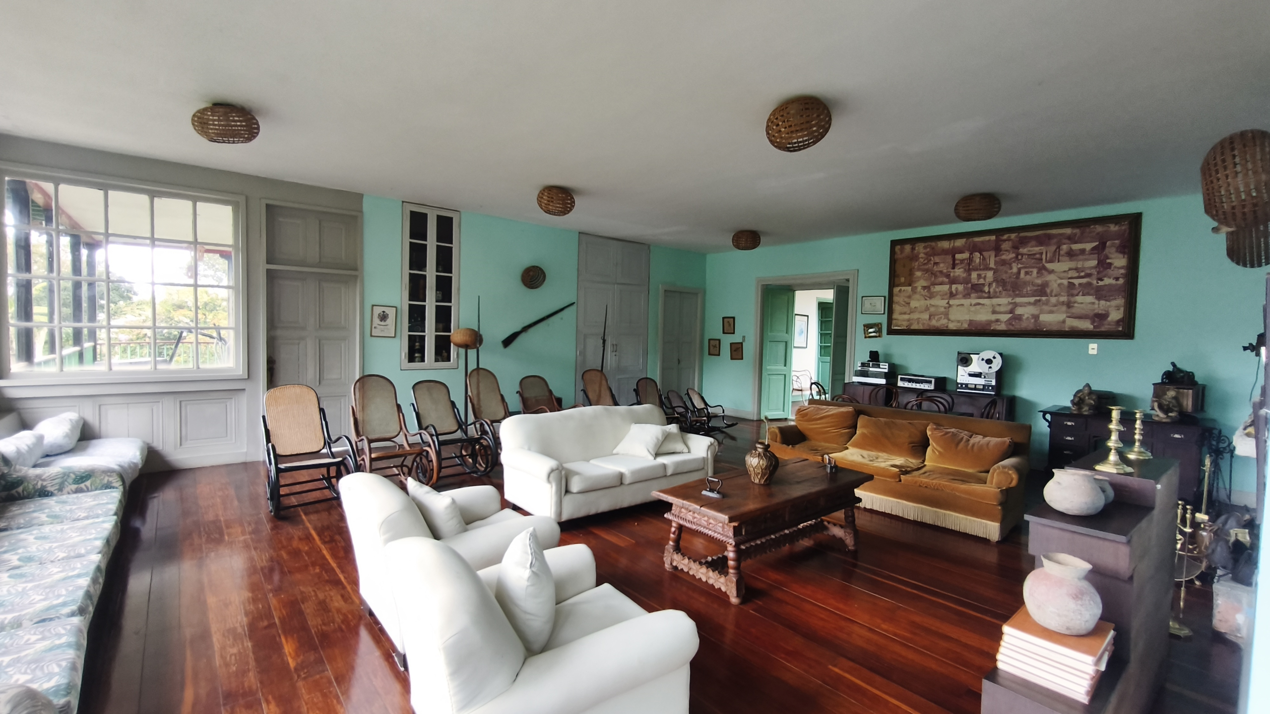 Venta de la emblemática Hacienda Las Mesitas de Santa Inés en Cachipay (160 Ha). Casona colonial, lago y alto potencial ecoturístico e inmobiliario.