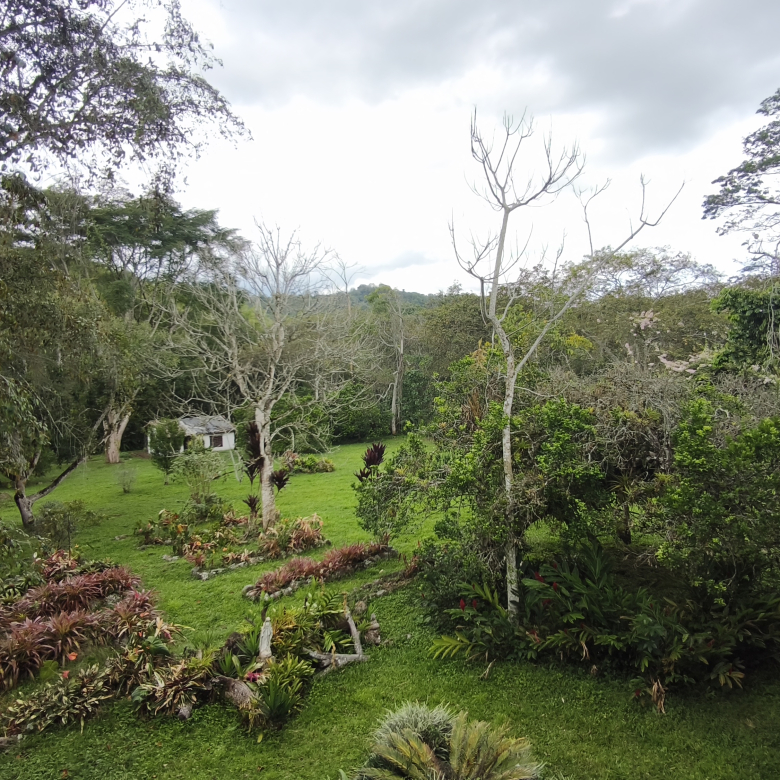 Venta de la emblemática Hacienda Las Mesitas de Santa Inés en Cachipay (160 Ha). Casona colonial, lago y alto potencial ecoturístico e inmobiliario.