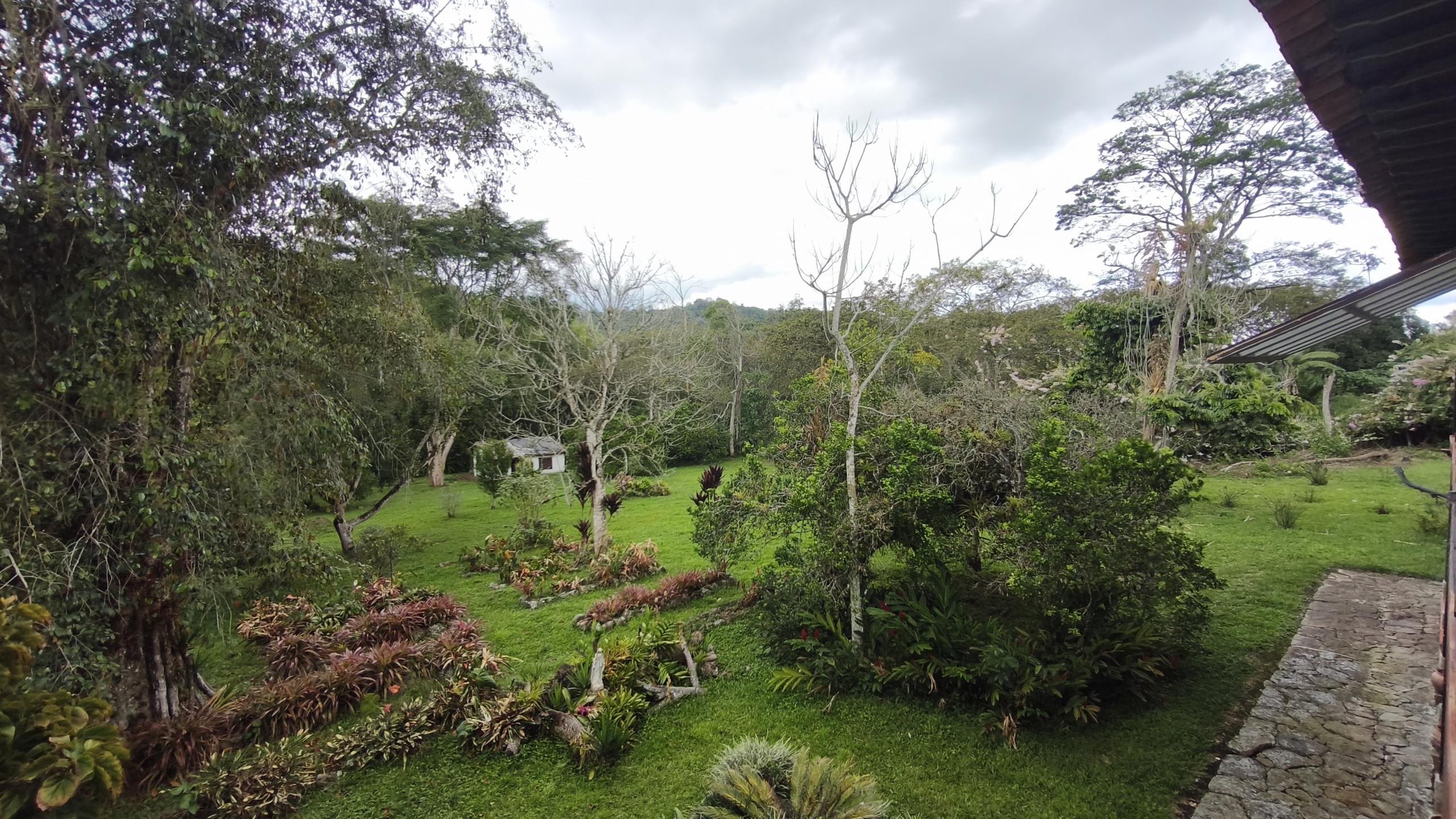 Venta de la emblemática Hacienda Las Mesitas de Santa Inés en Cachipay (160 Ha). Casona colonial, lago y alto potencial ecoturístico e inmobiliario.