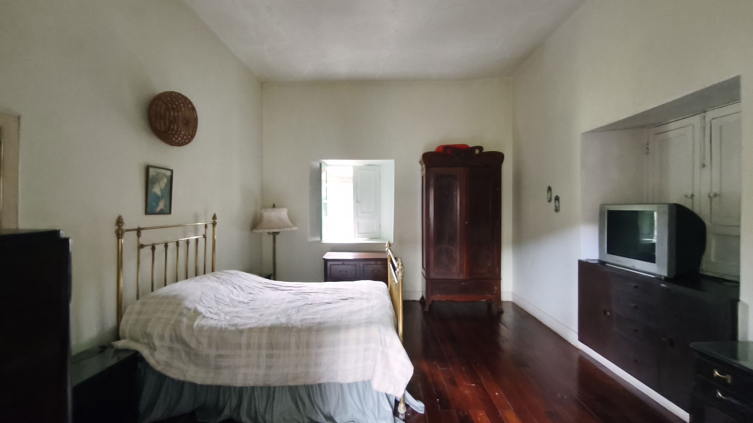 Venta de la emblemática Hacienda Las Mesitas de Santa Inés en Cachipay (160 Ha). Casona colonial, lago y alto potencial ecoturístico e inmobiliario.