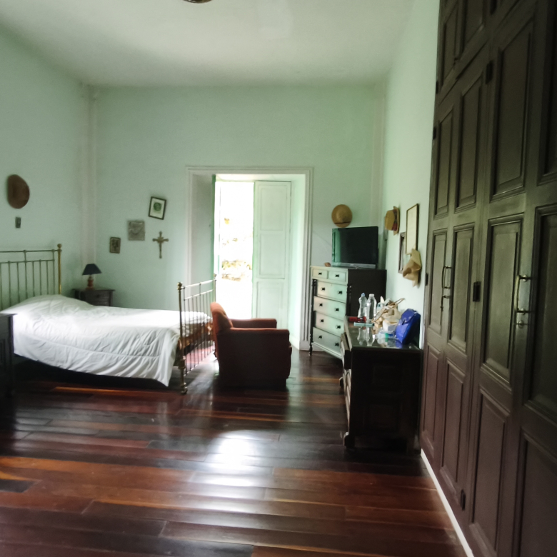 Venta de la emblemática Hacienda Las Mesitas de Santa Inés en Cachipay (160 Ha). Casona colonial, lago y alto potencial ecoturístico e inmobiliario.