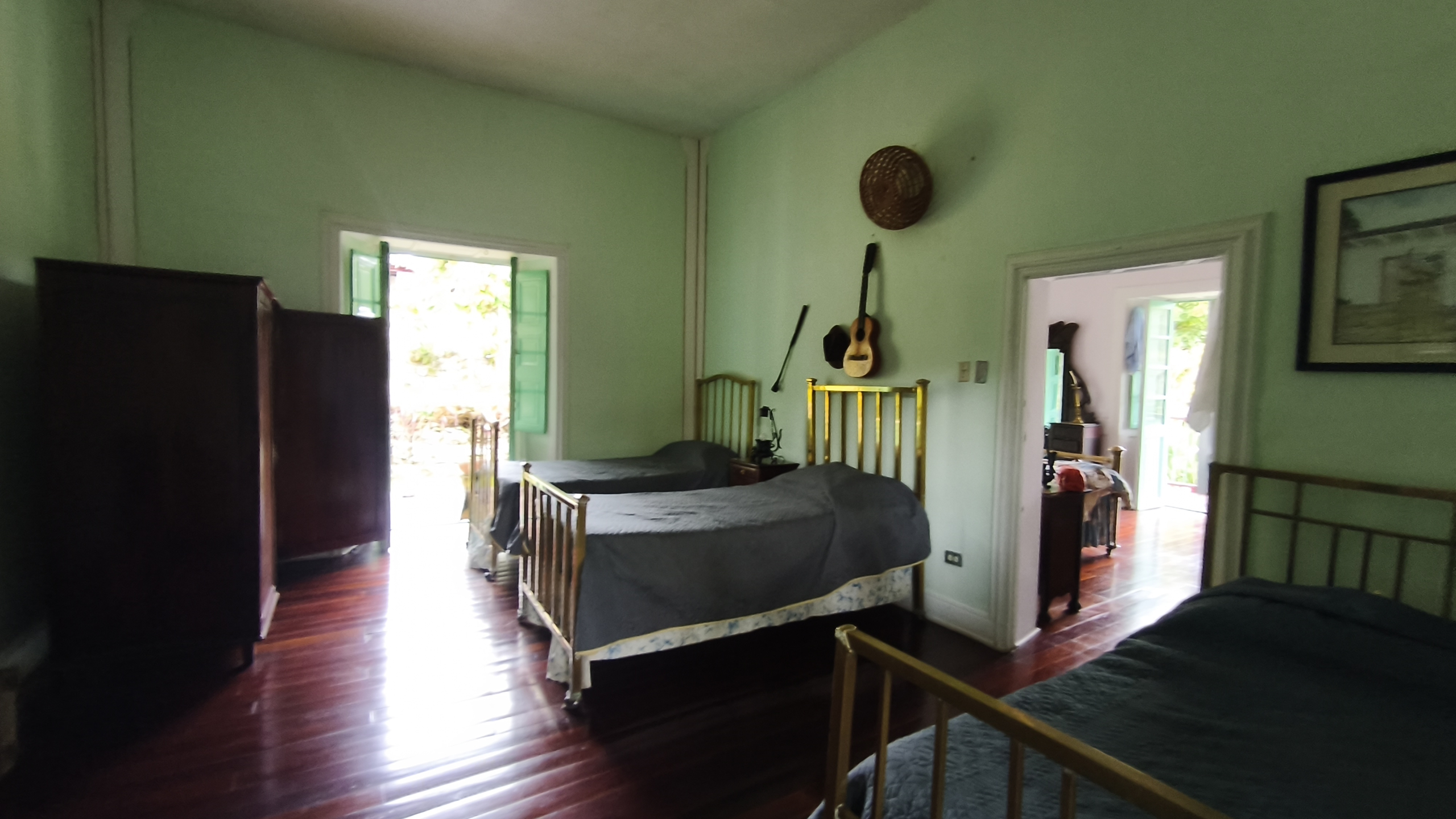 Venta de la emblemática Hacienda Las Mesitas de Santa Inés en Cachipay (160 Ha). Casona colonial, lago y alto potencial ecoturístico e inmobiliario.