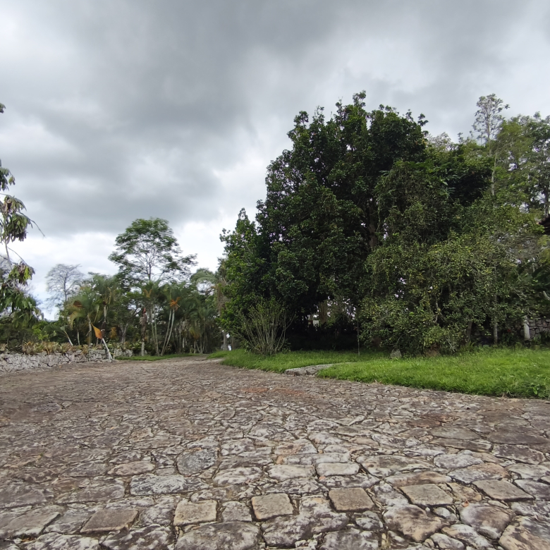Venta de la emblemática Hacienda Las Mesitas de Santa Inés en Cachipay (160 Ha). Casona colonial, lago y alto potencial ecoturístico e inmobiliario.