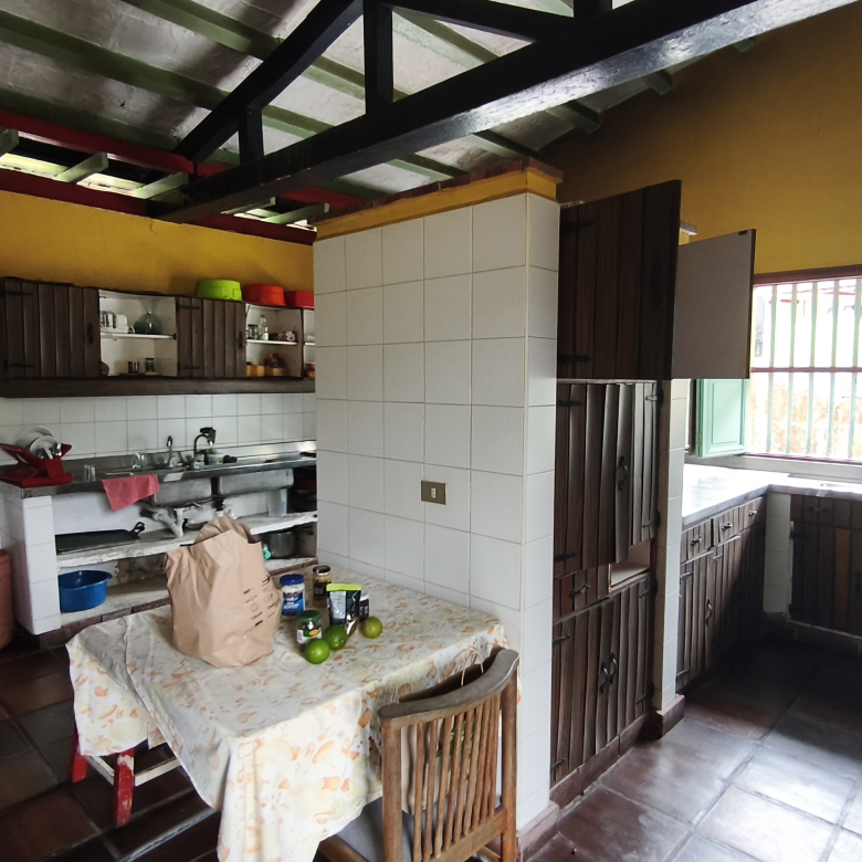 Venta de la emblemática Hacienda Las Mesitas de Santa Inés en Cachipay (160 Ha). Casona colonial, lago y alto potencial ecoturístico e inmobiliario.