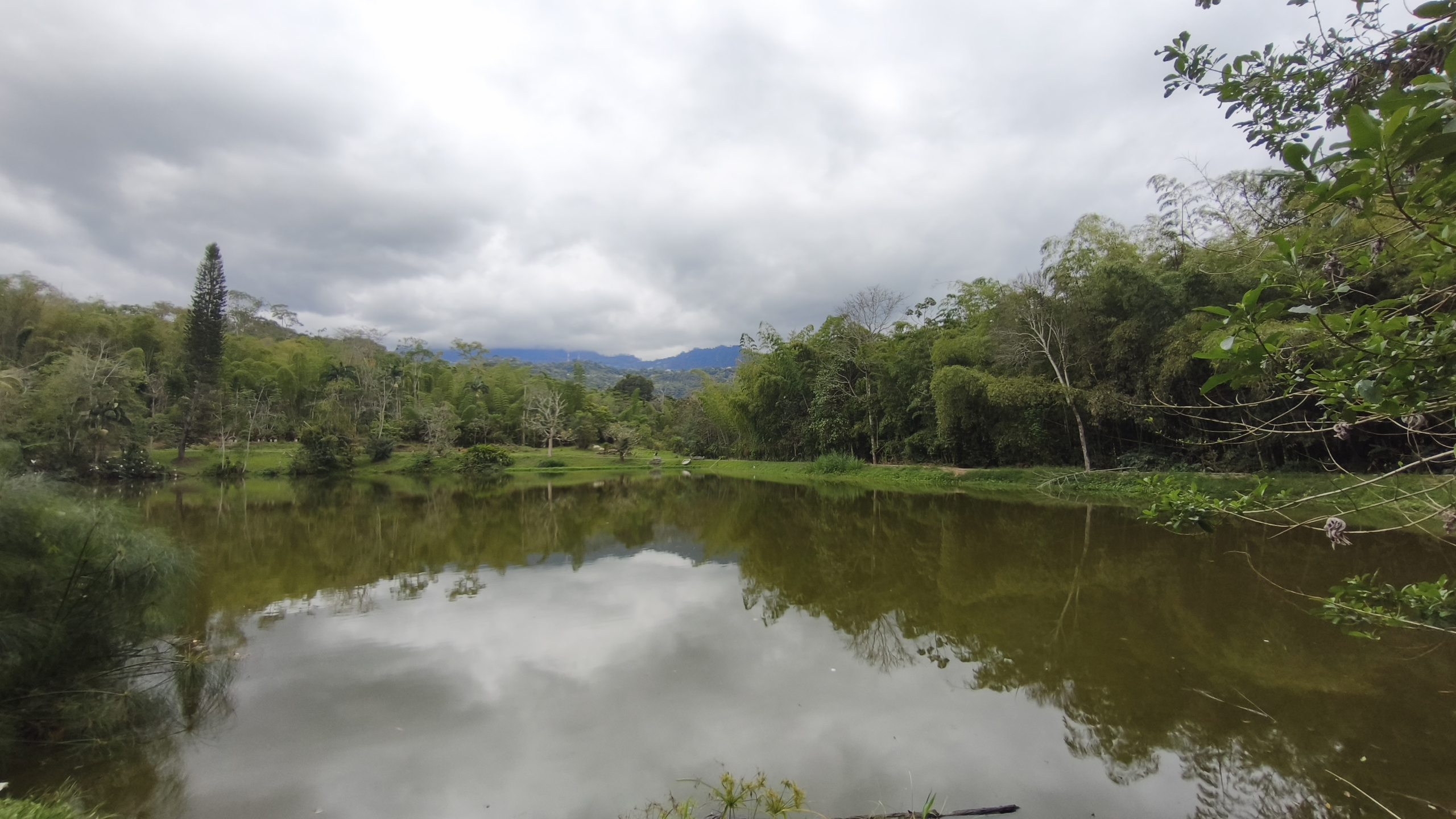 Venta de la emblemática Hacienda Las Mesitas de Santa Inés en Cachipay (160 Ha). Casona colonial, lago y alto potencial ecoturístico e inmobiliario.