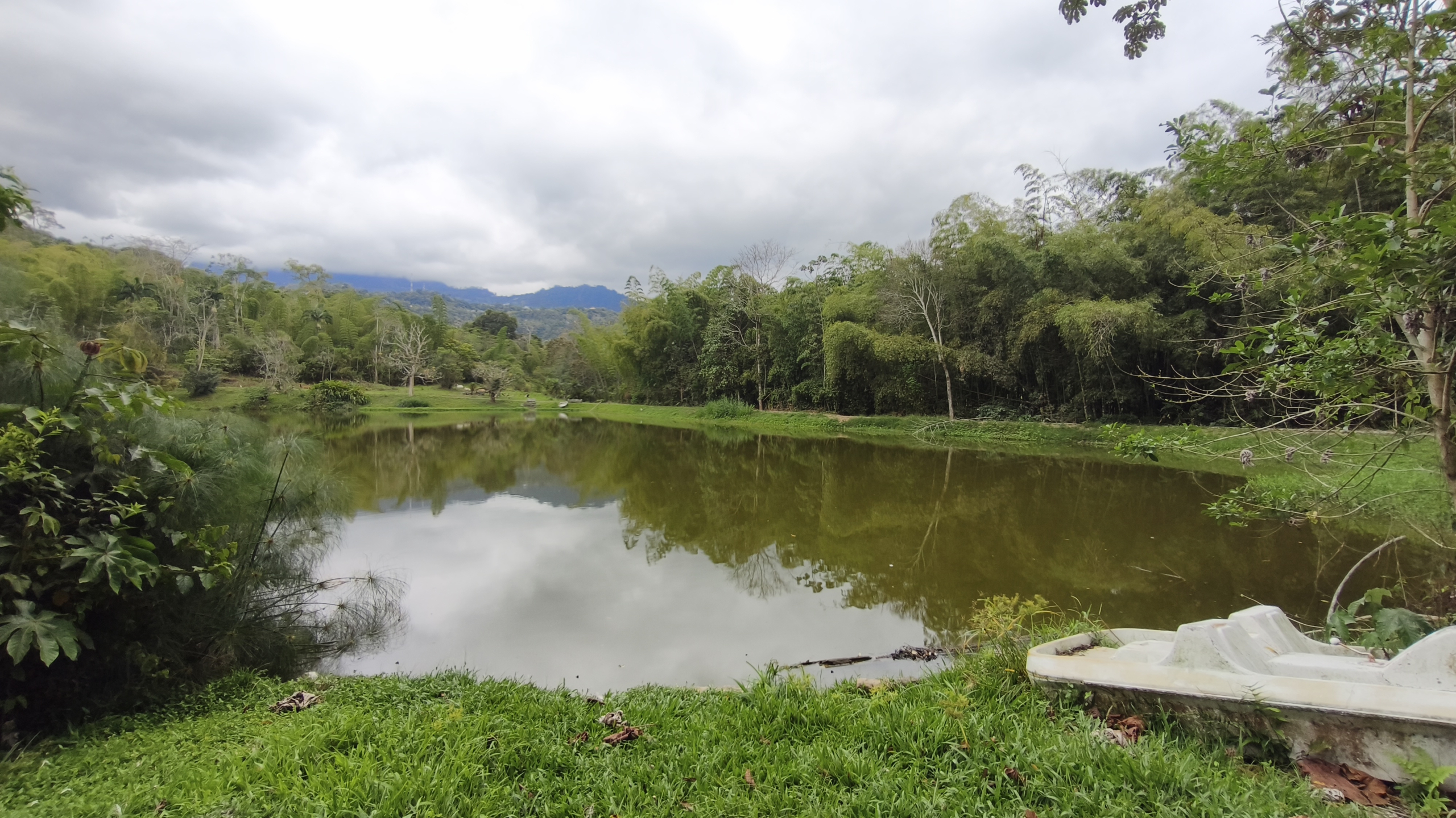 Venta de la emblemática Hacienda Las Mesitas de Santa Inés en Cachipay (160 Ha). Casona colonial, lago y alto potencial ecoturístico e inmobiliario.