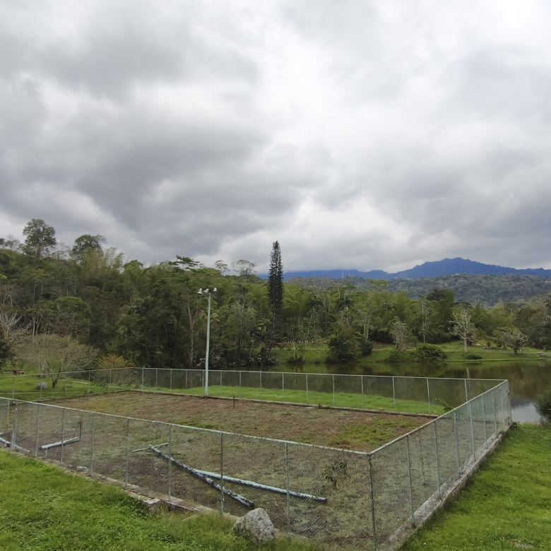 Venta de la emblemática Hacienda Las Mesitas de Santa Inés en Cachipay (160 Ha). Casona colonial, lago y alto potencial ecoturístico e inmobiliario.