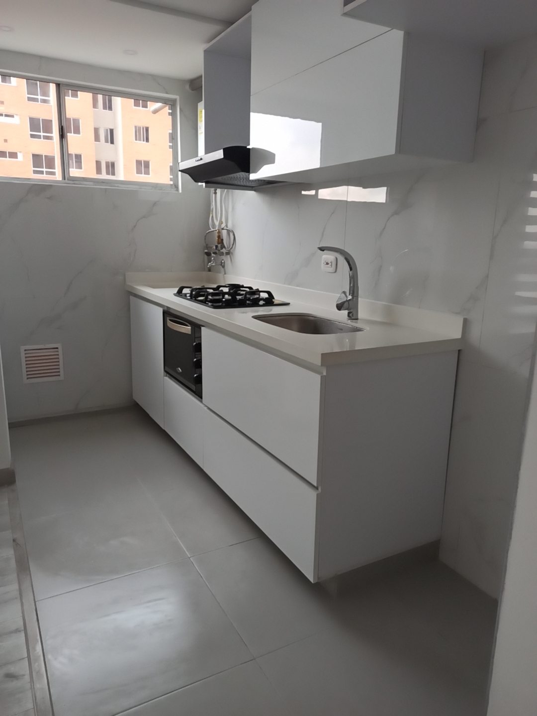 Apartamento en Venta Castilla Central Piso 13 | $245 Millones