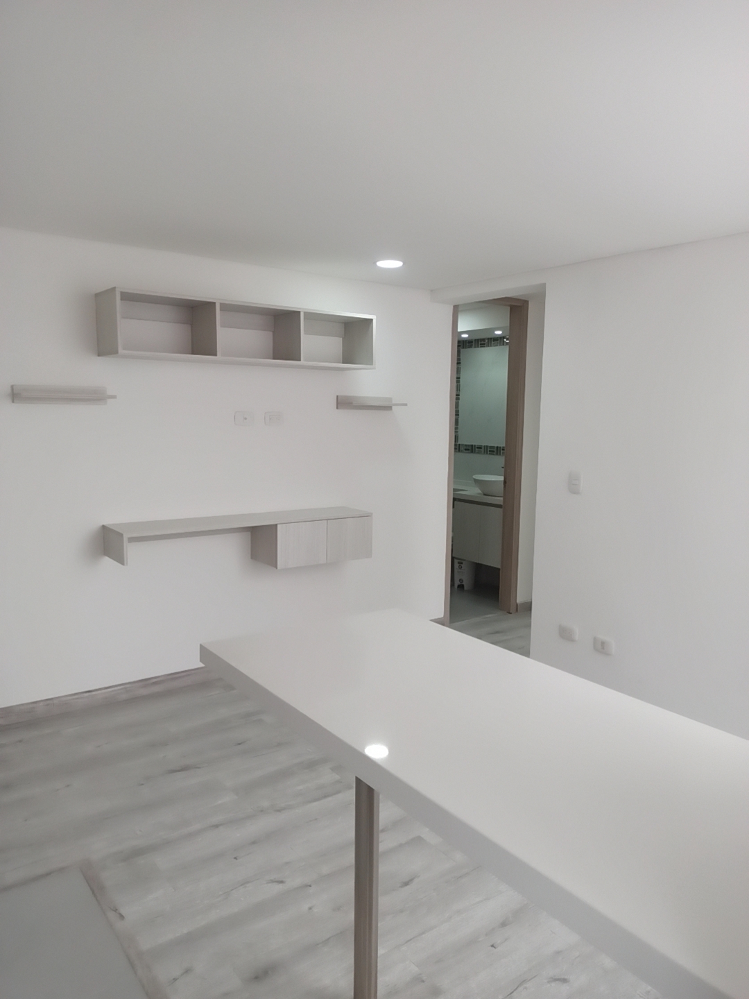 Apartamento en Venta Castilla Central Piso 13 | $245 Millones
